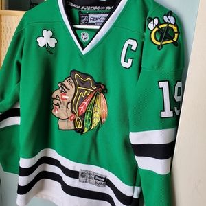 Blackhawks st patty jersey 19 toews